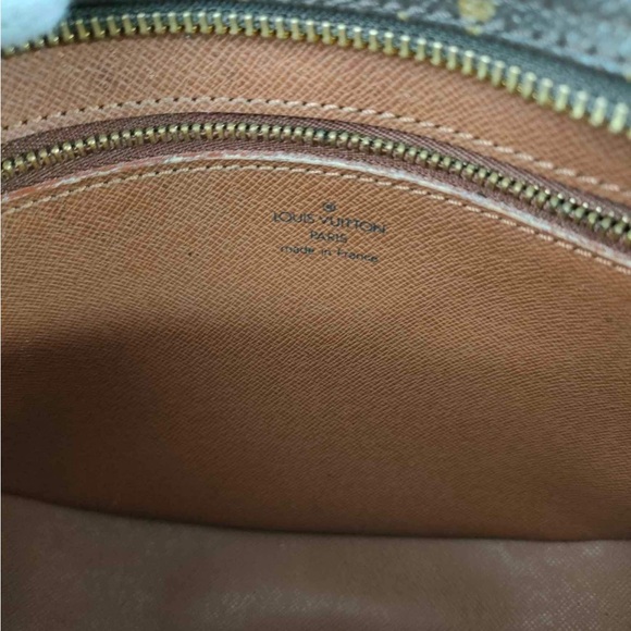 Louis Vuitton Jeune Fille MM Monogram Cross Body Bag. Authentic - Picture 5 of 9